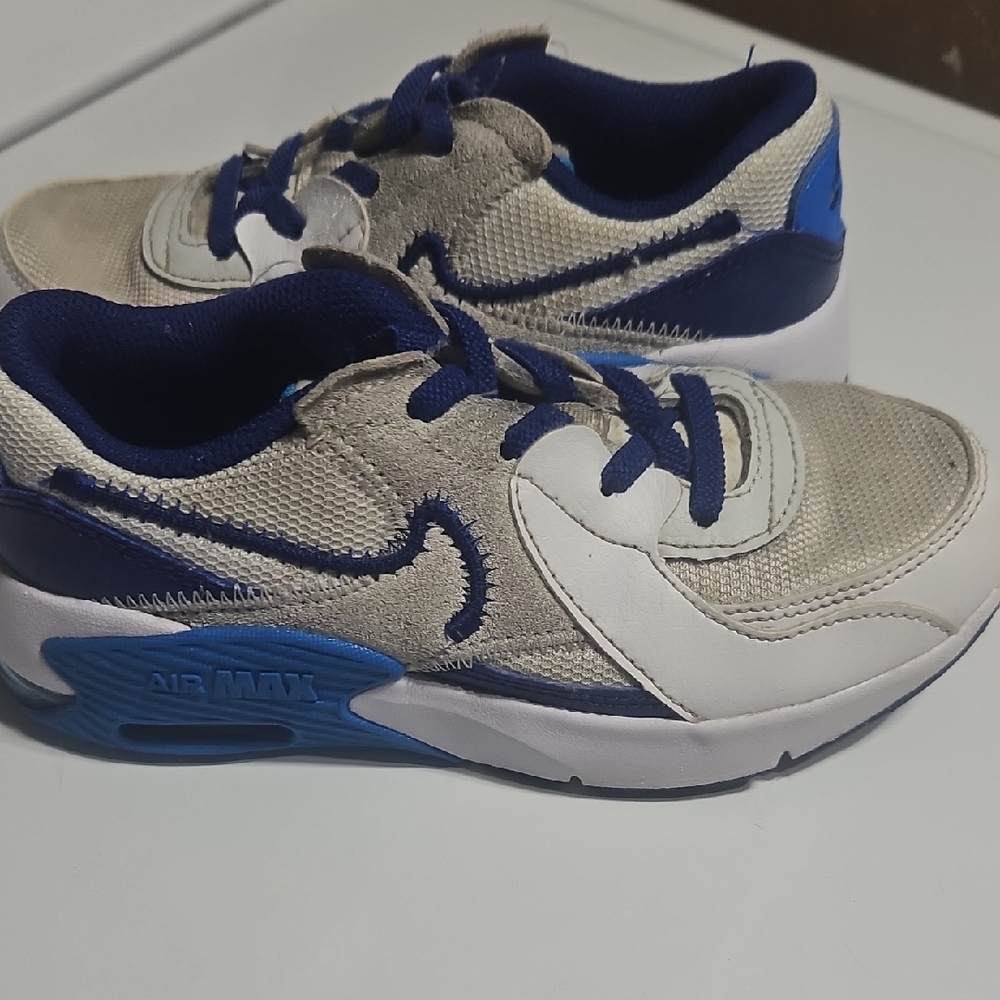 Nike Air Max Blue and White Sneakers Sporty Design